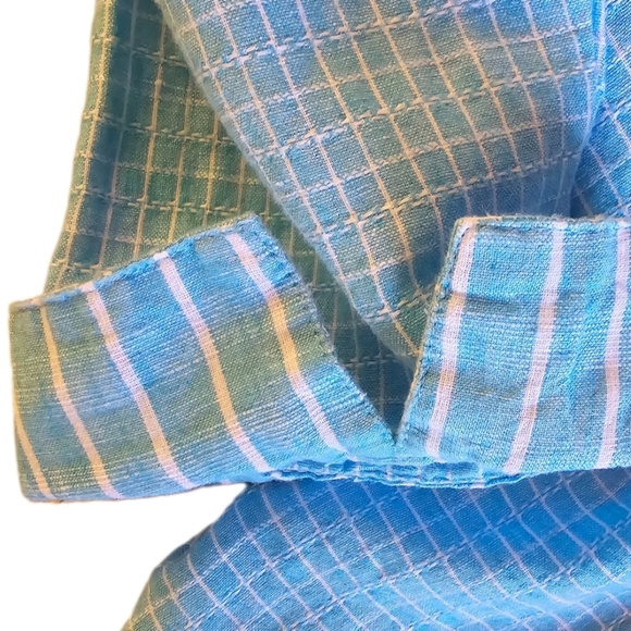 Lovely Crisp Linen Cotton HighLo HABITAT Flattering Fit Button-Down Blouse - Picture 3 of 5